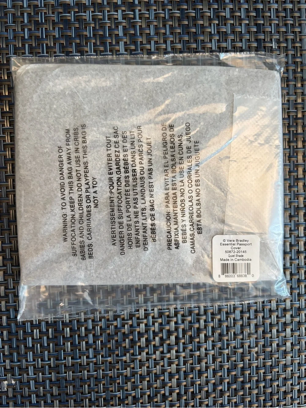 BNWT Vera Bradley passport /ID holder, faux leather- grey. Retail $79 - Picture 7 of 9